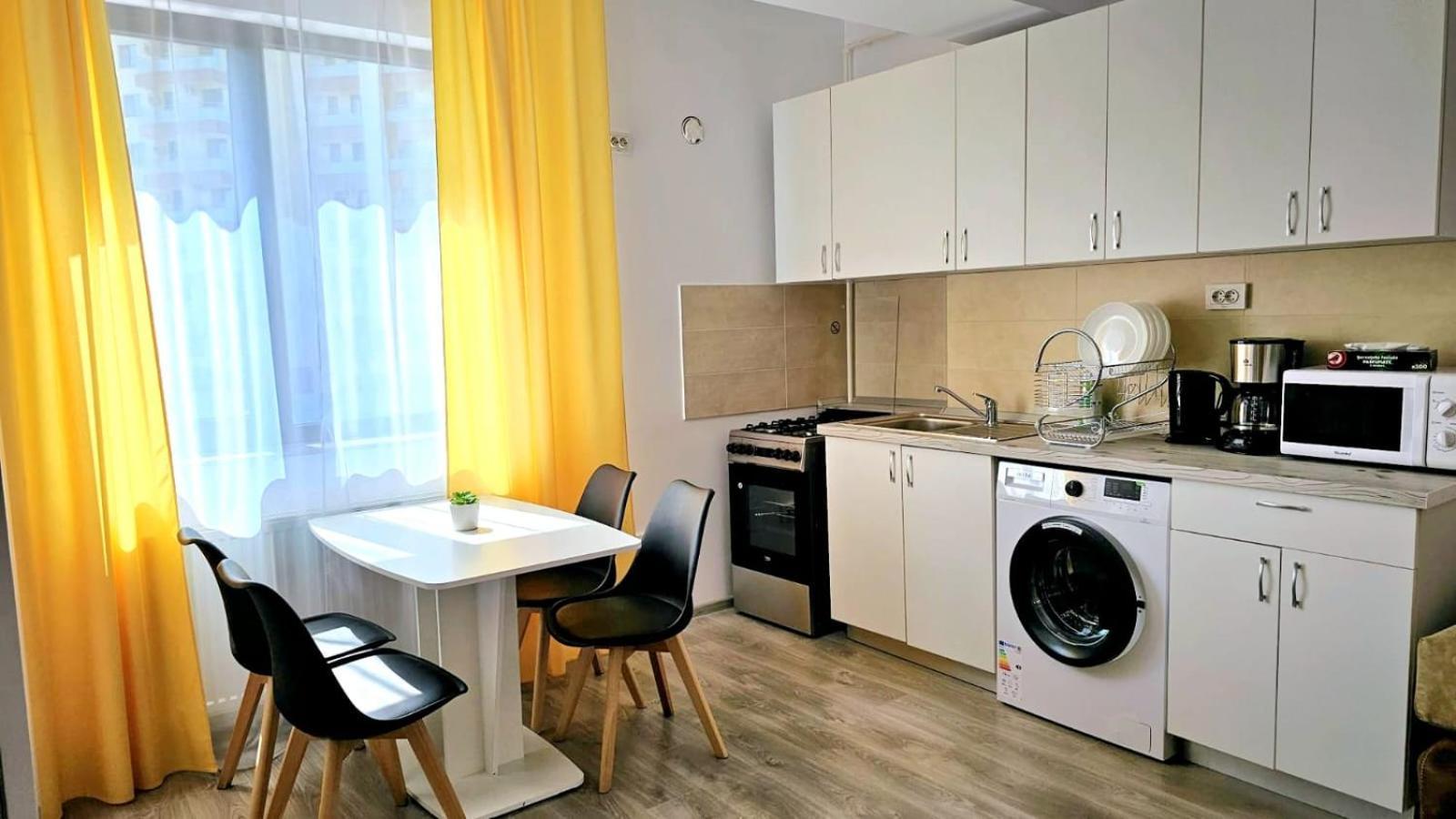 Evelyn Modern Apartment Near Palas Iasi Extérieur photo